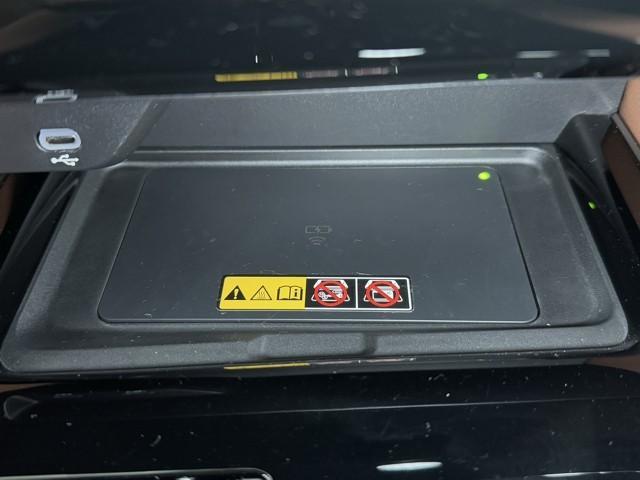 ヴェルファイアハイブリッド エグゼクティブラウンジ 衝突被害軽減ブレーキ 後席モニター パノラミックビュー ETC2.0 ムーンルーフ パワーバックドア 4WD 両側パワースライドドア 3列シート 本革エアシート メモリーナビ ドライブレコーダー(14枚目)