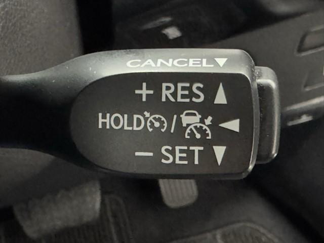 プリウス Ｓ　１００Ｖ　取説記録簿　アイスト　ＥＳＣ　スマートキ－　地デジ　メモリーナビゲーション　ＬＥＤヘッドライト　ＥＴＣ車載器　フルオートエアコン　クルーズコントロール　エアバッグ　イモビ　パワーウインドウ（14枚目）