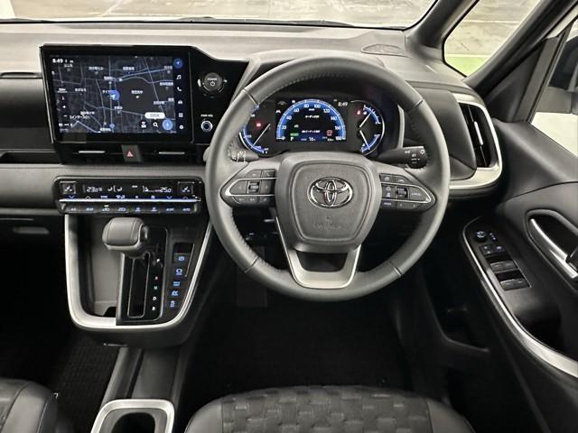 ヴォクシー ハイブリッドＳ－Ｚ　衝突被害軽減ブレーキ　両側パワースライドドア　レンタＵＰ　ＥＴＣ　アクティブクルーズコントロール　メモリーナビ　バックモニター　Ｂｌｕｅｔｏｏｔｈオーディオ　ミュージックプレイヤー接続可　３列シート（6枚目）