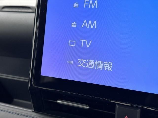 ヴォクシー ハイブリッドＳ－Ｚ　衝突被害軽減ブレーキ　両側パワースライドドア　レンタＵＰ　ＥＴＣ　アクティブクルーズコントロール　メモリーナビ　バックモニター　Ｂｌｕｅｔｏｏｔｈオーディオ　ミュージックプレイヤー接続可　３列シート（9枚目）