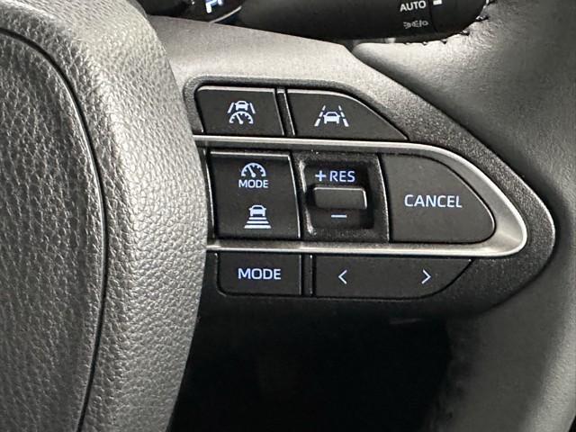 ヴォクシー ハイブリッドＳ－Ｚ　パワーウィンドウ　ＤＶＤ再生機能　インテリキー　横滑防止装置　地デジＴＶ　アクティブクルーズコントロール　フルオートエアコン　リアカメラ　エアバッグ　ＡＢＳ　１００Ｖ充電　ナビＴＶ　ＷＡＣ　キーレス（16枚目）