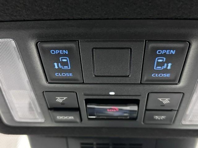 ヴォクシー ハイブリッドＳ－Ｚ　パワーウィンドウ　ＤＶＤ再生機能　インテリキー　横滑防止装置　地デジＴＶ　アクティブクルーズコントロール　フルオートエアコン　リアカメラ　エアバッグ　ＡＢＳ　１００Ｖ充電　ナビＴＶ　ＷＡＣ　キーレス（18枚目）