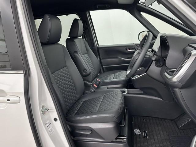 ヴォクシー ハイブリッドＳ－Ｚ　パワーウィンドウ　ＤＶＤ再生機能　インテリキー　横滑防止装置　地デジＴＶ　アクティブクルーズコントロール　フルオートエアコン　リアカメラ　エアバッグ　ＡＢＳ　１００Ｖ充電　ナビＴＶ　ＷＡＣ　キーレス（20枚目）