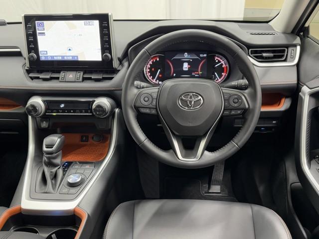 ＲＡＶ４ アドベンチャー　衝突被害軽減ブレーキ　４ＷＤ車　２．０ＥＴＣ　１オーナー　メモリナビ　リヤカメラ　車線逸脱警報装置　記録簿付　ＡＨＢ　クルーズＣ　カーナビ　ＬＥＤライト　イモビ　ＥＳＣ　スマキー　ＰＳ　エアコン（8枚目）
