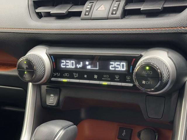 ＲＡＶ４ アドベンチャー　衝突被害軽減ブレーキ　４ＷＤ車　２．０ＥＴＣ　１オーナー　メモリナビ　リヤカメラ　車線逸脱警報装置　記録簿付　ＡＨＢ　クルーズＣ　カーナビ　ＬＥＤライト　イモビ　ＥＳＣ　スマキー　ＰＳ　エアコン（12枚目）