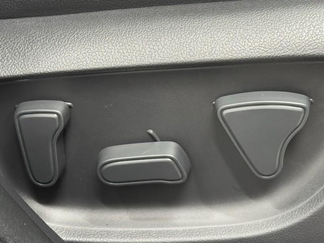 ヤリスクロス Ｚ　衝突被害軽減ブレーキ　パワーバックドア　Ｂｌｕｅｔｏｏｔｈオーディオ　ミュージックプレイヤー接続可　ＥＴＣ２．０　クリアランスソナー　メモリーナビ　バックモニター　スマートキ－　前後ドライブレコーダー（18枚目）