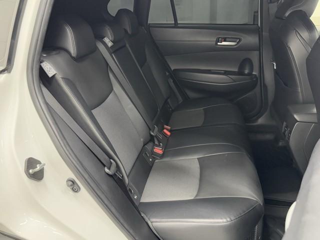 カローラクロス ハイブリッド　Ｚ　衝突被害軽減ブレーキ　４ＷＤ車　全周囲カメラ　ドライブレコーダー　アイドリングストップ　ＡＣ１００　ＥＴＣ車載器　ミュージックプレイヤー接続可　ブルートゥースオーディオ　スマートキー　盗難防止装置（21枚目）