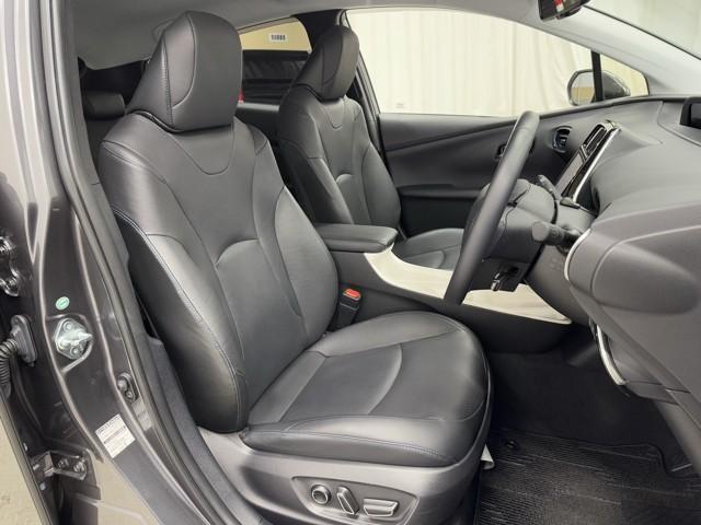 プリウス Ａプレミアム　ツーリングセレクション　衝突被害軽減ブレーキ　本革シート　車検整備付　ＥＴＣ２．０　ドライブレコーダー　シートヒータ　ミュージックプレイヤー接続可　ＤＶＤ　アクティブクルーズコントロール　レーンアシスト　ＬＥＤライト　ＡＢＳ（21枚目）