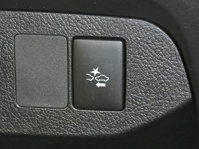 ヴィッツ Ｆ　衝突被害軽減ブレーキ　車検整備付　電格ドアミラー　セキュリティ　衝突被害軽減装置　アイドリングストップ車　パワーウィンドウ　ＵＳＢ　エアコン　横滑り防止装置　キーレスキー　ワンオーナー　ＡＢＳ（11枚目）
