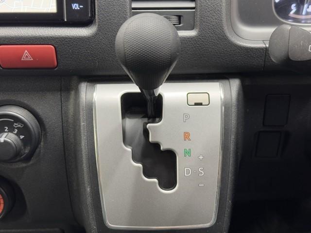 ハイエースバン ＤＸ　ＧＬパッケージ　衝突被害軽減ブレーキ　車検整備付　前後ドライブレコーダー　ＥＴＣ２．０　オートマチックハイビーム　オートエアコン　コーナーセンサー　ＡＵＸ入力　盗難防止装置　ＡＣ１００Ｖ　ナビＴＶ　バックモニター（16枚目）