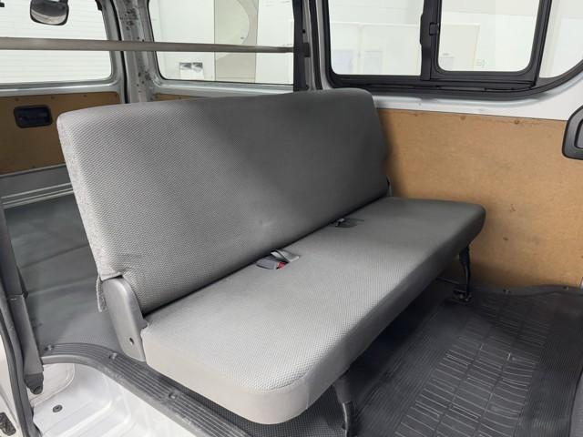 ハイエースバン ＤＸ　ＧＬパッケージ　衝突被害軽減ブレーキ　車検整備付　前後ドライブレコーダー　ＥＴＣ２．０　オートマチックハイビーム　オートエアコン　コーナーセンサー　ＡＵＸ入力　盗難防止装置　ＡＣ１００Ｖ　ナビＴＶ　バックモニター（19枚目）