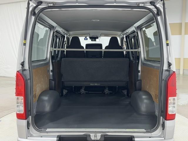 ハイエースバン ＤＸ　ＧＬパッケージ　衝突被害軽減ブレーキ　車検整備付　前後ドライブレコーダー　ＥＴＣ２．０　オートマチックハイビーム　オートエアコン　コーナーセンサー　ＡＵＸ入力　盗難防止装置　ＡＣ１００Ｖ　ナビＴＶ　バックモニター（20枚目）