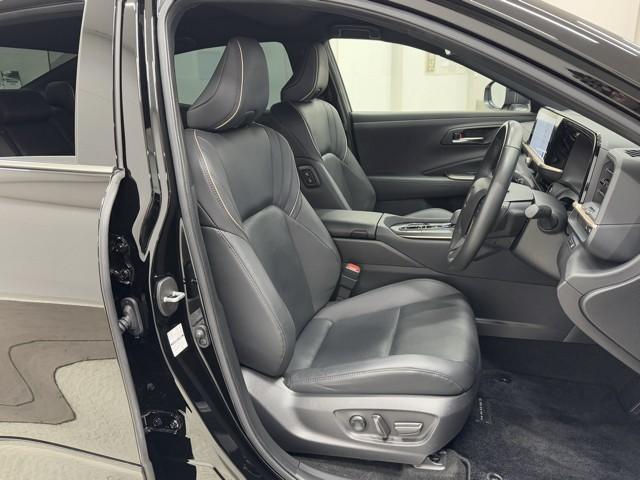 クラウンクロスオーバー Ｇアドバンスド・レザーパッケージ　衝突被害軽減ブレーキ　車検整備付　本革エアシート　全周囲カメラ　本革エアシート　４ＷＤ　ＥＴＣ２．０　Ｂｌｕｅｔｏｏｔｈ　ＡＣ１００　パワーバックドア　ドライブレコーダー　ＬＥＤヘッドライト　ＡＢＳ（17枚目）