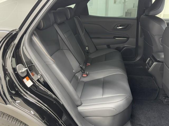 クラウンクロスオーバー Ｇアドバンスド・レザーパッケージ　衝突被害軽減ブレーキ　車検整備付　本革エアシート　全周囲カメラ　本革エアシート　４ＷＤ　ＥＴＣ２．０　Ｂｌｕｅｔｏｏｔｈ　ＡＣ１００　パワーバックドア　ドライブレコーダー　ＬＥＤヘッドライト　ＡＢＳ（18枚目）