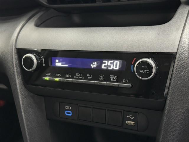 ヤリスクロス ハイブリッド　ＧＲスポーツ　衝突被害軽減ブレーキ　寒冷地仕様　ＴＲＤマフラー　ＧＲフロントバンパーガーニッシュ　オートクルーズコントロール　Ｂｌｕｅｔｏｏｔｈオーディオ　ミュージックプレイヤー接続可　メモリーナビ　バックモニター（11枚目）