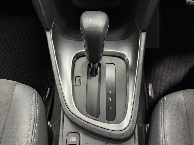 ヤリスクロス ハイブリッド　ＧＲスポーツ　衝突被害軽減ブレーキ　寒冷地仕様　ＴＲＤマフラー　ＧＲフロントバンパーガーニッシュ　オートクルーズコントロール　Ｂｌｕｅｔｏｏｔｈオーディオ　ミュージックプレイヤー接続可　メモリーナビ　バックモニター（15枚目）