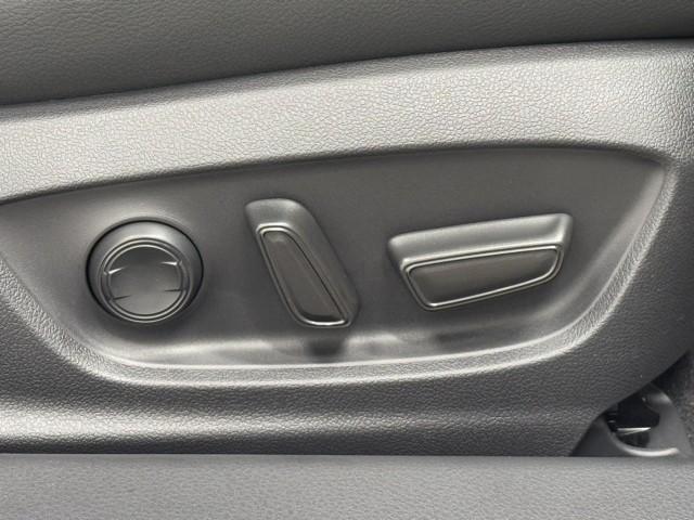 カムリ WSレザーパッケージ 衝突被害軽減ブレーキ 車検整備付 全周囲カメラ ETC2.0 本革シート 寒冷地仕様 4WD 前後ドライブレコーダー クリアランスソナー 100V電源 オートクルーズコントロール アイドリングストップ(19枚目)