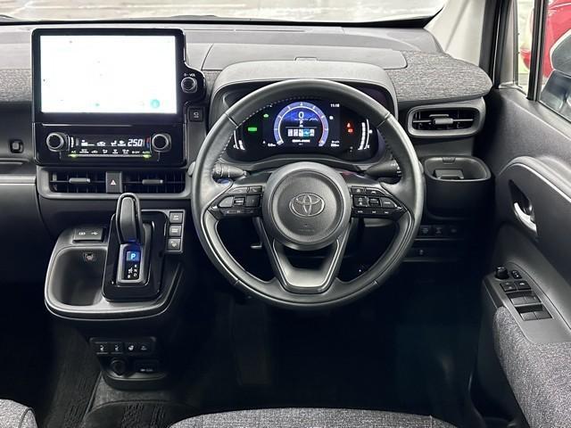 シエンタ ハイブリッドＺ　ＴＳＳ　エアバック　アルミ　キーレスエントリー　ナビＴＶ　イモビライザー　整備記録簿　バックモニター　ＬＥＤヘッドライト　ＥＴＣ車載器　横滑り防止　スマートキー　オートエアコン　サイドエアバッグ（7枚目）