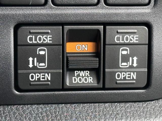 ヴォクシー ＺＳ　煌ＩＩＩ　プリクラッシュ　スマートキ　アイスト　ＤＶＤ再生機能　記録簿付き　横滑り防止装置　ナビＴＶ　アルミ　三列シート　ＷＡＣ　盗難防止　オートエアコン　キーレス　ＥＴＣ装備　パワステ　メモリナビ　クルコン（18枚目）