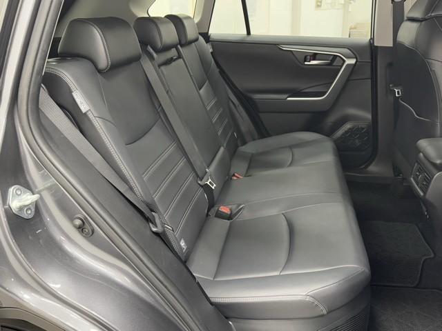 RAV4 ハイブリッドG 衝突被害軽減装置 ドライブレコーダ ワンオーナ- バックモニター 整備記録簿 地デジTV LEDヘッドライト スマキー 電動シ-ト AWD TVナビ パワステ 横滑り防止装置 クルコン AAC AW(20枚目)
