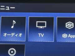 ＴＶが見れるチューナーを装備しています。　新しい車でも付いていないことで、ＴＶが見れない事も多々あるので要チェックです。 6