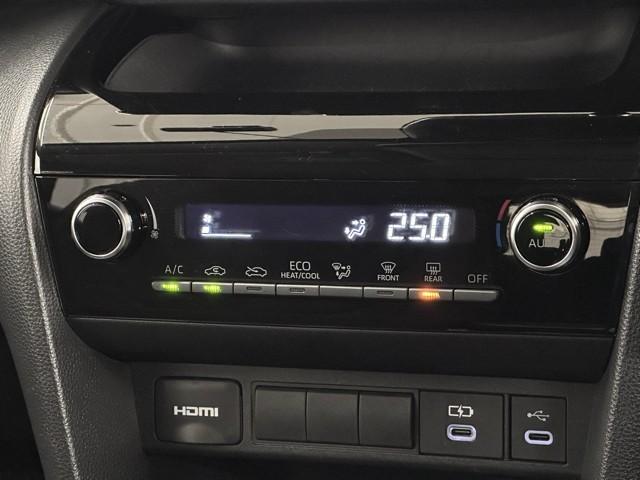 ヤリスクロス Ｇ　ＥＴＣ装備　リヤカメラ　点検記録簿　スマートエントリー　イモビライザー　オートエアコン　アルミホイール　キーレス　パワーウィンドウ　クルコン　ＡＢＳ　ドライブレコーダー　エアバッグ　パワーステアリング（7枚目）