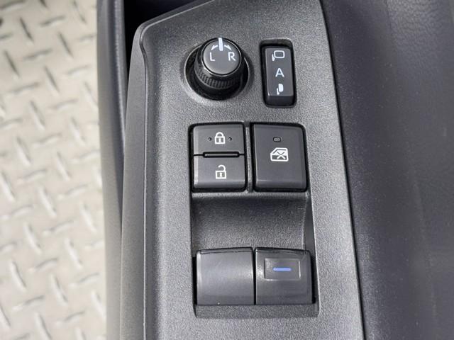 アクア Ｂ　ＡＣ１００Ｖ　エアコン　前席パワーウィンドウ　ＥＳＣ　オートクルーズコントロール　ＬＥＤライト　エアバッグ　パワステ　アイドリングストップ　記録簿　ミュージックプレイヤー接続可　ＥＴＣ　Ｂカメラ（9枚目）