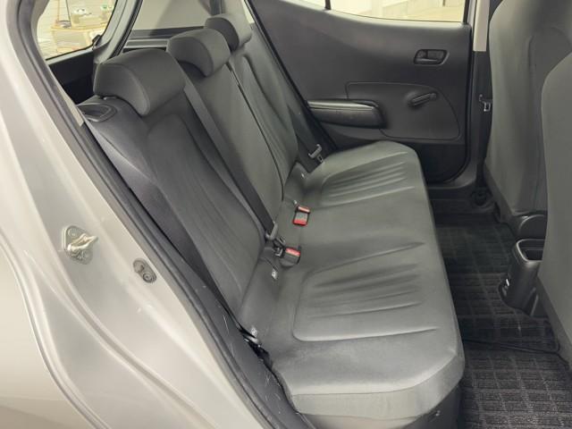 アクア Ｂ　ＡＣ１００Ｖ　エアコン　前席パワーウィンドウ　ＥＳＣ　オートクルーズコントロール　ＬＥＤライト　エアバッグ　パワステ　アイドリングストップ　記録簿　ミュージックプレイヤー接続可　ＥＴＣ　Ｂカメラ（14枚目）