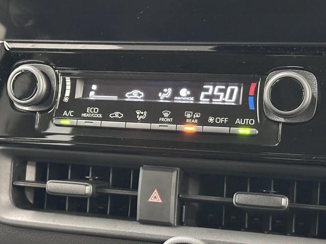 シエンタ ハイブリッドＺ　ＴＳＳ　エアバック　アルミ　キーレスエントリー　ナビＴＶ　イモビライザー　整備記録簿　バックモニター　ＬＥＤヘッドライト　ＥＴＣ車載器　横滑り防止　スマートキー　オートエアコン　サイドエアバッグ（9枚目）