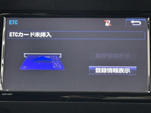 プリウス Ａ　ムーンルーフ　衝突軽減ブレーキシステム　Ｂモニタ　記録簿有　ＬＥＤヘッド　クルーズコントロール　セキュリティー　スマートキー　パワーステアリング　Ｉストップ　ドライブレコーダー　ＥＴＣ　１オーナー（8枚目）