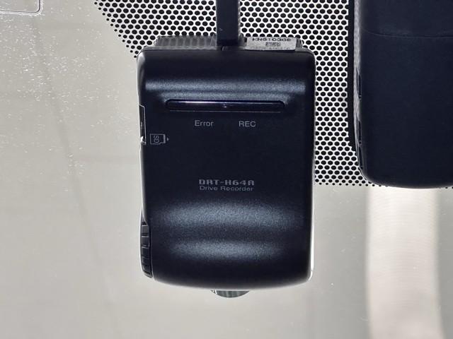 プリウス Ａ　ムーンルーフ　衝突軽減ブレーキシステム　Ｂモニタ　記録簿有　ＬＥＤヘッド　クルーズコントロール　セキュリティー　スマートキー　パワーステアリング　Ｉストップ　ドライブレコーダー　ＥＴＣ　１オーナー（13枚目）