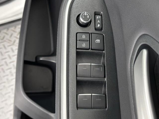 ヴォクシー ハイブリッドS-Z パワーウィンドウ DVD再生機能 インテリキー 横滑防止装置 地デジTV アクティブクルーズコントロール フルオートエアコン リアカメラ エアバッグ ABS 100V充電 ナビTV WAC キーレス(15枚目)