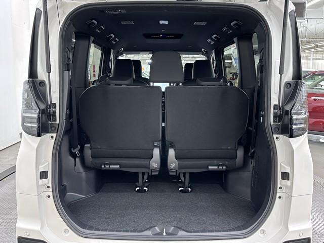 ヴォクシー ハイブリッドS-Z パワーウィンドウ DVD再生機能 インテリキー 横滑防止装置 地デジTV アクティブクルーズコントロール フルオートエアコン リアカメラ エアバッグ ABS 100V充電 ナビTV WAC キーレス(18枚目)