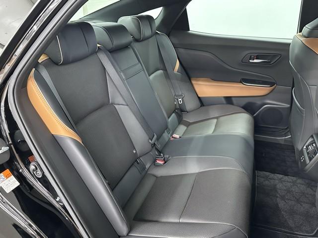 クラウンクロスオーバー RSアドバンスド 衝突回避 サンル-フ オートクルーズコントロール 横滑り防止 フルセグTV パワーシート レザーシート LED アルミホイール AC100V スマートキー ナビ&TV ABS フルオートエアコン(17枚目)