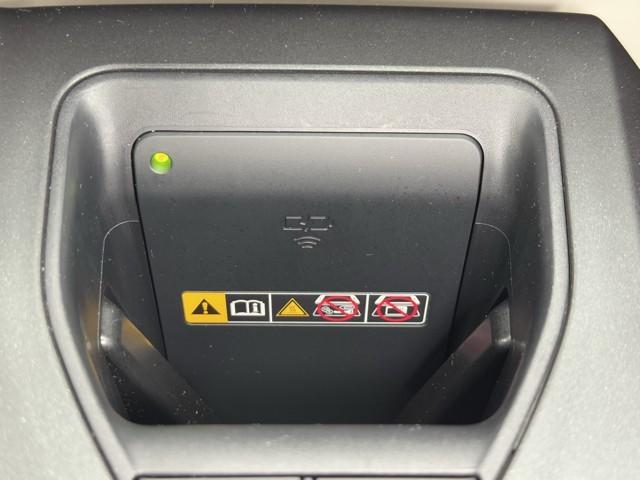 クラウンクロスオーバー Ｇレザーパッケージ　クルーズコントロール　パワーシート　バックモニター　記録簿　ＬＥＤヘッドランプ　レザーシート　ドラレコ　ＥＴＣ　１００Ｖ電源　フルセグＴＶ　４ＷＤ　スマートキー　盗難防止装置　キーレス　ＡＢＳ（12枚目）