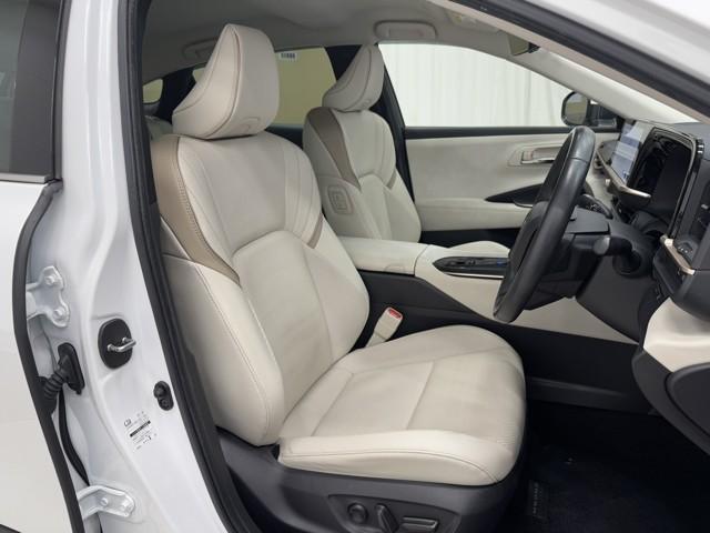 クラウンクロスオーバー Ｇレザーパッケージ　クルーズコントロール　パワーシート　バックモニター　記録簿　ＬＥＤヘッドランプ　レザーシート　ドラレコ　ＥＴＣ　１００Ｖ電源　フルセグＴＶ　４ＷＤ　スマートキー　盗難防止装置　キーレス　ＡＢＳ（15枚目）