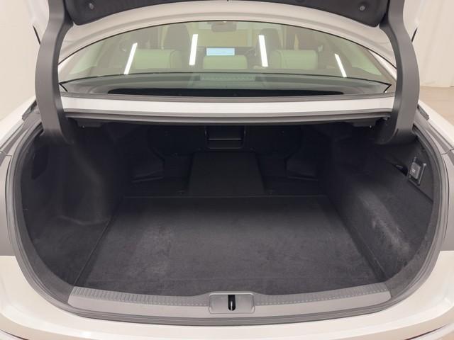 クラウンクロスオーバー Ｇレザーパッケージ　クルーズコントロール　パワーシート　バックモニター　記録簿　ＬＥＤヘッドランプ　レザーシート　ドラレコ　ＥＴＣ　１００Ｖ電源　フルセグＴＶ　４ＷＤ　スマートキー　盗難防止装置　キーレス　ＡＢＳ（17枚目）