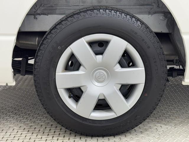 ハイエースバン ロングDX リモコンキー ABS エアバック イモビライザー パワステ パワーウィンドー ドラレコ バックモニター マニュアルエアコン 衝突軽減 記録簿(17枚目)