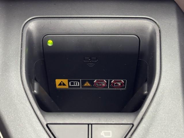 クラウンクロスオーバー Ｇアドバンスド・レザーパッケージ　ＴＳＳ　レザー　フルセグＴＶ　パワーシート　ＬＥＤヘッドライト　クルーズコントロール　Ｂカメラ　ドライブレコーダ　オートエアコン　アルミホイル　ＡＣコンセント　ＥＴＣ付　横滑り防止装置　４ＷＤ　ＴＶ（12枚目）