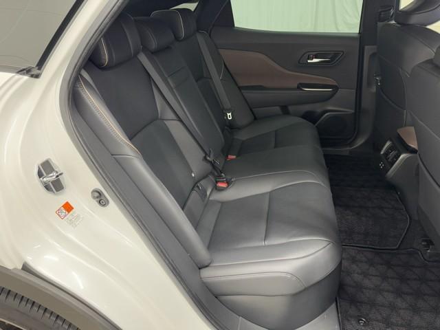 クラウンクロスオーバー Ｇアドバンスド・レザーパッケージ　ＴＳＳ　レザー　フルセグＴＶ　パワーシート　ＬＥＤヘッドライト　クルーズコントロール　Ｂカメラ　ドライブレコーダ　オートエアコン　アルミホイル　ＡＣコンセント　ＥＴＣ付　横滑り防止装置　４ＷＤ　ＴＶ（16枚目）