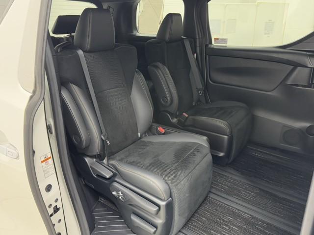 アルファード ２．５Ｓ　タイプゴールド　後席モニター　ナノイー　ＬＥＤランプ　１オーナー車　リアオートエアコン　点検記録簿　エアコン　ＤＶＤプレーヤー　横滑防止装置　ＡＣ１００Ｖ電源　アルミ　パワーウィンドウ　メディアプレイヤー接続　ＡＢＳ（17枚目）