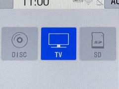 ＴＶが見れるチューナーを装備しています。　新しい車でも付いていないことで、ＴＶが見れない事も多々あるので要チェックです。 7