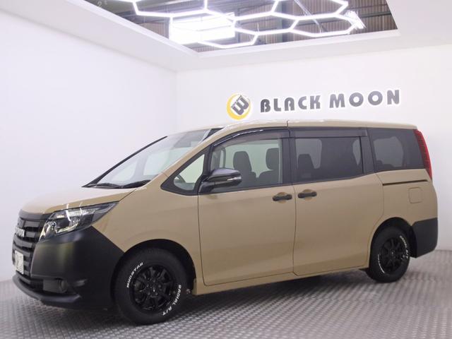 ノア X Vパッケージ オリジナルアウトドアカスタム 新品ホイール 新品タイヤ 新品TOYOTAエンブレム ブラックヘッドライト加工 電動スライドドア イクリプスナビ バックカメラ キーレスエントリー ETC(12枚目)