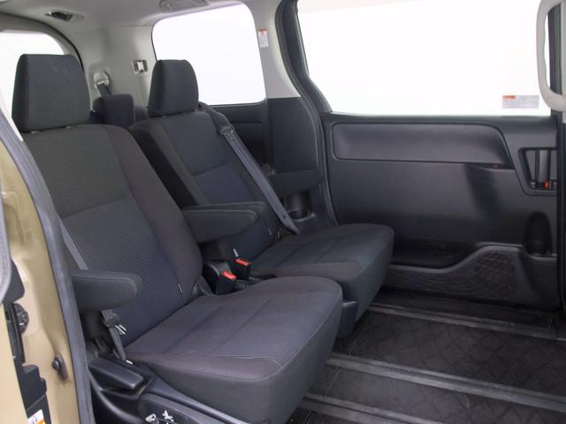 ノア X Vパッケージ オリジナルアウトドアカスタム 新品ホイール 新品タイヤ 新品TOYOTAエンブレム ブラックヘッドライト加工 電動スライドドア イクリプスナビ バックカメラ キーレスエントリー ETC(19枚目)