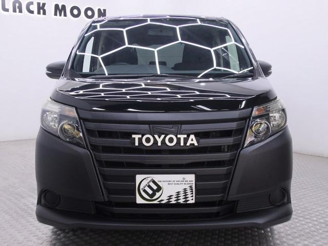 ノア Ｘ　ディライトプラス　（関東カスタムカー）２０２ブラック／ラプターライナー塗装／スマートキー／ＳＤナビ／Ｂｌｕｅｔｏｏｔｈ／Ｂカメラ／リアモニター／新品ホイール／新品ＡＴタイヤ／ヘッドライト加工／電動スライド（4枚目）