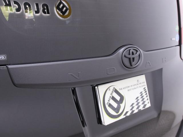 ノア Ｘ　ディライトプラス　（関東カスタムカー）２０２ブラック／ラプターライナー塗装／スマートキー／ＳＤナビ／Ｂｌｕｅｔｏｏｔｈ／Ｂカメラ／リアモニター／新品ホイール／新品ＡＴタイヤ／ヘッドライト加工／電動スライド（8枚目）