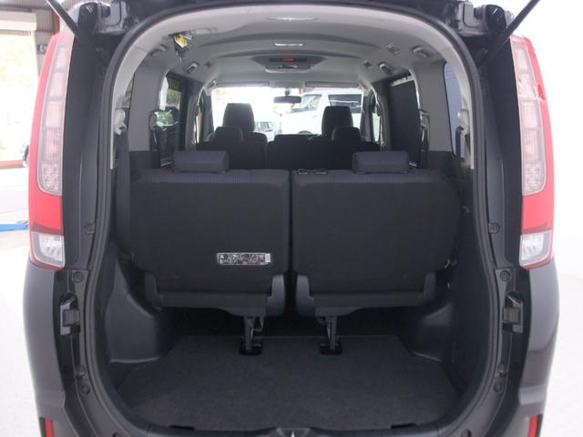 ノア Ｘ　ディライトプラス　（関東カスタムカー）２０２ブラック／ラプターライナー塗装／スマートキー／ＳＤナビ／Ｂｌｕｅｔｏｏｔｈ／Ｂカメラ／リアモニター／新品ホイール／新品ＡＴタイヤ／ヘッドライト加工／電動スライド（28枚目）