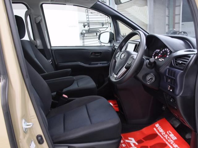 ヴォクシー Ｘ　（神奈川カスタムカー）新品ホイール・ＡＴタイヤ／保証付／記録簿／ナビ／後席モニター／Ｂカメラ／ＥＴＣ／ライトインナー加工／Ｂｌｕｅｔｏｏｔｈ／電動スライド／ＬＥＤヘッドライト／ＥＴＣ／ＴＶ／ＤＶＤ再生（16枚目）