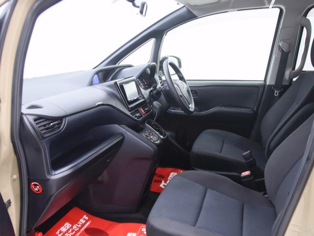 ヴォクシー Ｘ　（神奈川カスタムカー）新品ホイール・ＡＴタイヤ／保証付／記録簿／ナビ／後席モニター／Ｂカメラ／ＥＴＣ／ライトインナー加工／Ｂｌｕｅｔｏｏｔｈ／電動スライド／ＬＥＤヘッドライト／ＥＴＣ／ＴＶ／ＤＶＤ再生（17枚目）