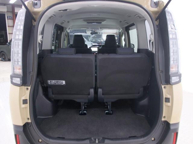 ヴォクシー Ｘ　（神奈川カスタムカー）新品ホイール・ＡＴタイヤ／保証付／記録簿／ナビ／後席モニター／Ｂカメラ／ＥＴＣ／ライトインナー加工／Ｂｌｕｅｔｏｏｔｈ／電動スライド／ＬＥＤヘッドライト／ＥＴＣ／ＴＶ／ＤＶＤ再生（24枚目）